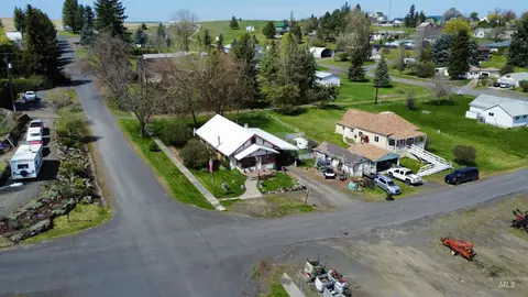 View/Area - 412 Walnut St, Nezperce, ID 83543 photo 1 of 3