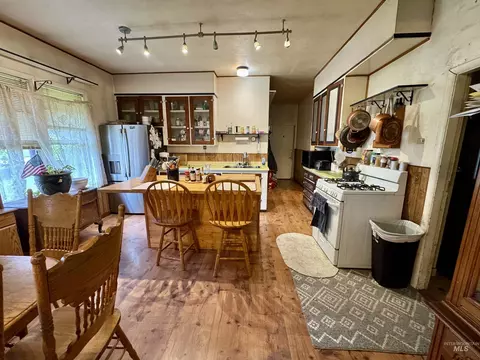 Kitchen - 412 Walnut St, Nezperce, ID 83543 photo 1 of 3