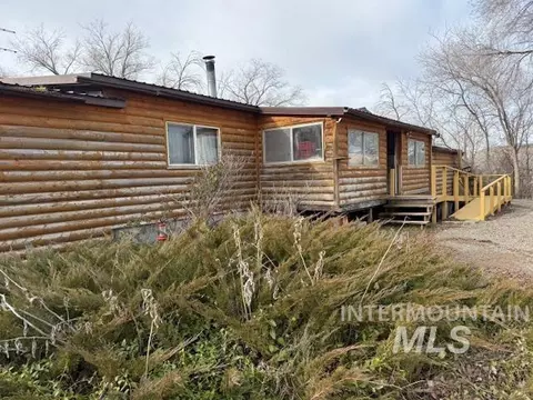 2934 E Little Basin Rd, King Hill, ID 83633