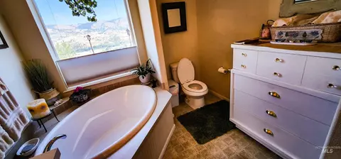 Bath - 831 Crest Dr, Kamiah, ID 83536 photo 2 of 3