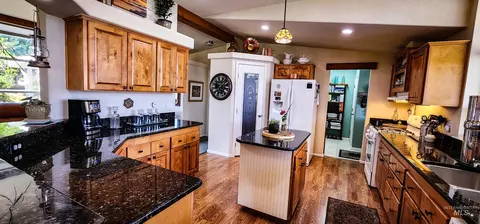 Kitchen - 831 Crest Dr, Kamiah, ID 83536 photo 3 of 7