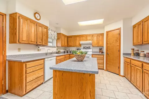 Kitchen - 10514 Airpark Loop, Melba, ID 83641 photo 1 of 4