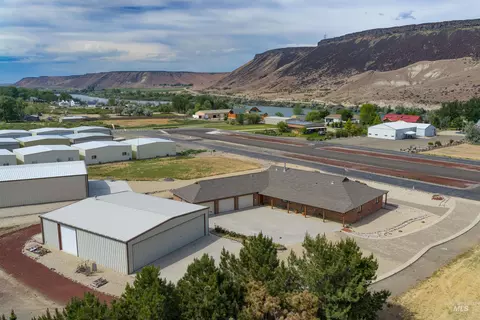 10514 Airpark Loop, Melba, ID 83641