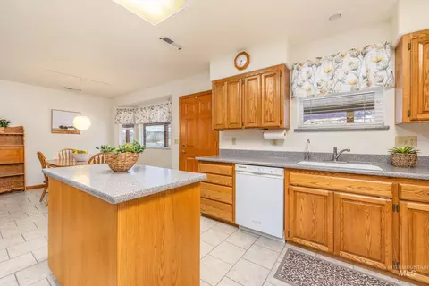 Kitchen - 10514 Airpark Loop, Melba, ID 83641 photo 4 of 4