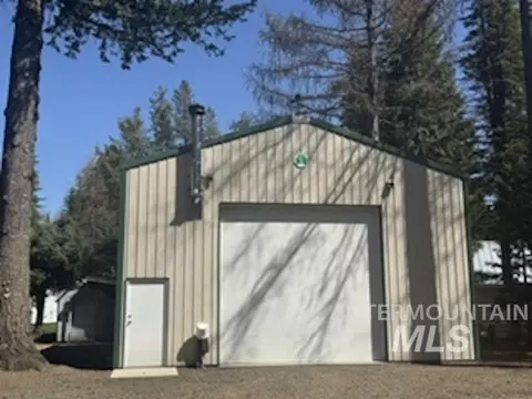12868 Hereford Rd, Donnelly, ID 83615