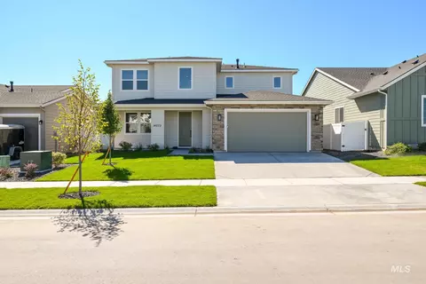 9004 W Moon River Dr, Star, ID 83669