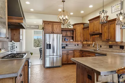 Kitchen - 978 S 1200 E, Eden, ID 83325 photo 2 of 6