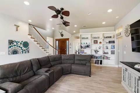 Living - 978 S 1200 E, Eden, ID 83325 photo 1 of 2