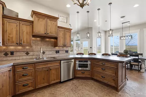 Kitchen - 978 S 1200 E, Eden, ID 83325 photo 3 of 6