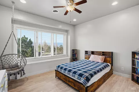 Bedroom - 978 S 1200 E, Eden, ID 83325 photo 4 of 5