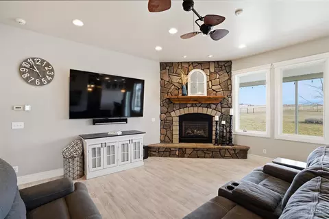 Living - 978 S 1200 E, Eden, ID 83325 photo 2 of 2
