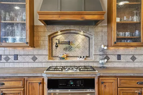Kitchen - 978 S 1200 E, Eden, ID 83325 photo 5 of 6