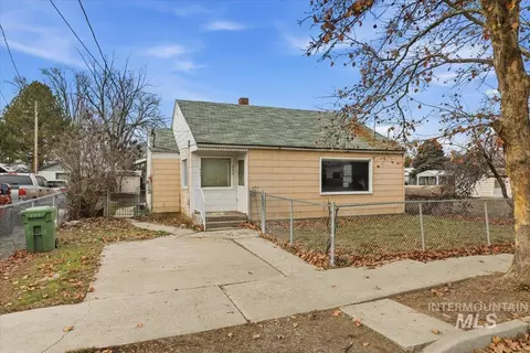 555 15th St, Vale, OR 97918