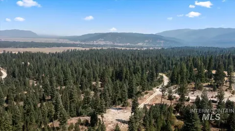 100 Coit Dr, Cascade, ID 83611 photo 2