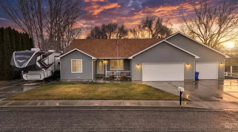 805 W 1st St, Fruitland, ID 83619