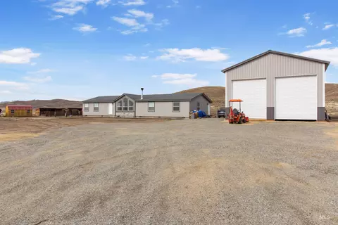 161 W Horseshoe Loop, Fairfield, ID 83327