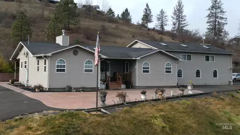 811 Crest Dr, Kamiah, ID 83536
