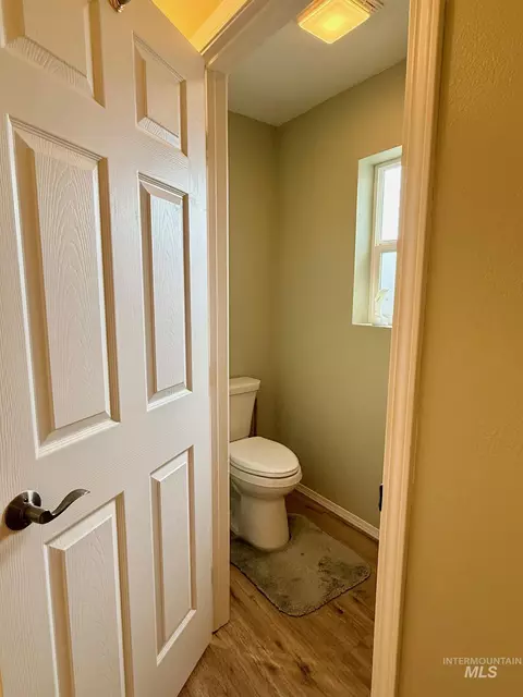Bath - 811 Crest Dr, Kamiah, ID 83536 photo 4 of 5