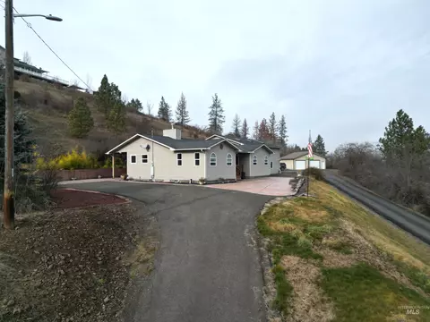 Exterior - 811 Crest Dr, Kamiah, ID 83536 photo 6 of 11