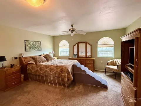 Bedroom - 811 Crest Dr, Kamiah, ID 83536 photo 1 of 7