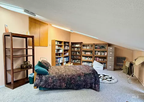Bedroom - 811 Crest Dr, Kamiah, ID 83536 photo 6 of 7