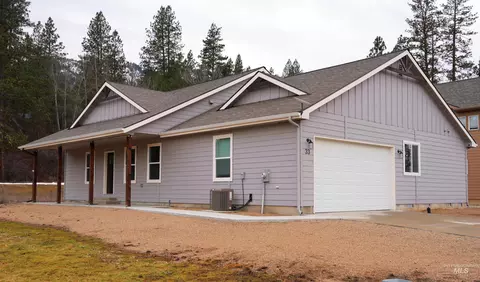 33 Wapiti Ct, Garden Valley, ID 83622