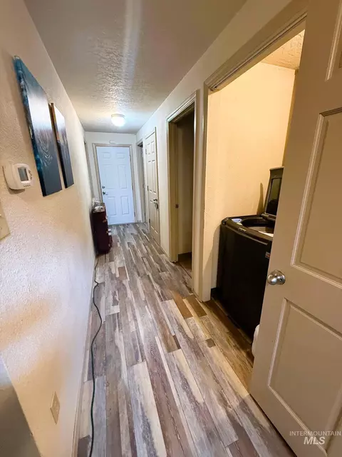 Entry Way - 16985 Garnet Rd, Wilder, ID 83676 photo 2 of 3