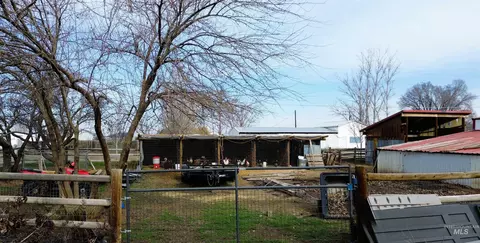 Exterior - 16985 Garnet Rd, Wilder, ID 83676 photo 16 of 18