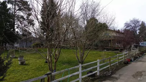 Exterior - 16985 Garnet Rd, Wilder, ID 83676 photo 13 of 18