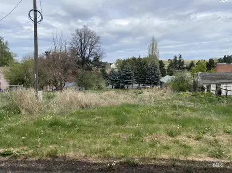 111 S High St, Uniontown, WA 99179
