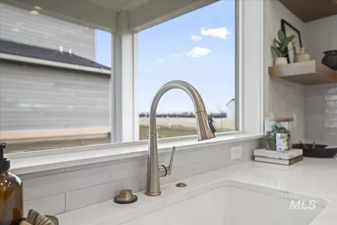 Kitchen - 7326 W Runner Stone St, Eagle, ID 83616 photo 7 of 11