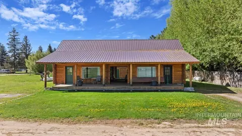 128 E Sage Ave, Fairfield, ID 83327
