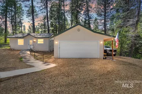 104 Sky Ridge Dr, Garden Valley, ID 83622