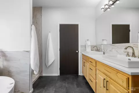 Bath - 14119 Silver Ridge Rd, Caldwell, ID 83607 photo 1 of 7