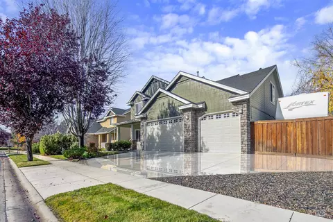 2326 W Grand Teton Dr, Meridian, ID 83646