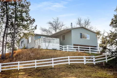 6621 E Willow Ave, Nampa, ID 83687