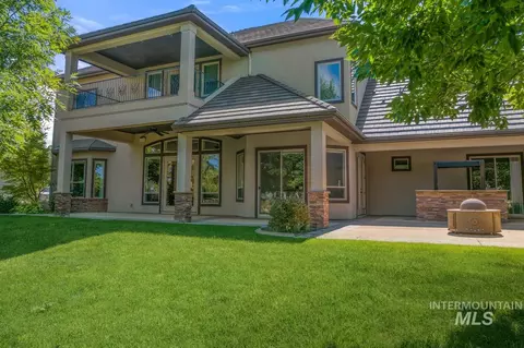 Exterior - 1046 W Sherington Dr, Eagle, ID 83616 photo 6 of 8