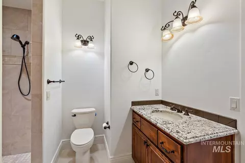 Bath - 1046 W Sherington Dr, Eagle, ID 83616 photo 4 of 7