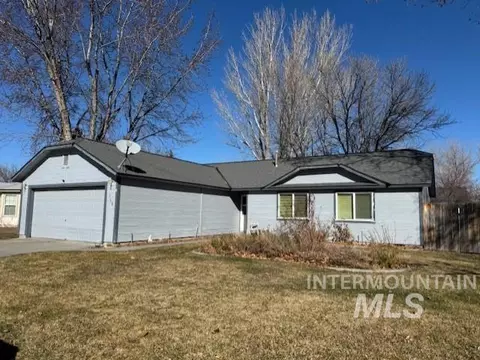 760 Willow Dr, Mountain Home, ID 83647