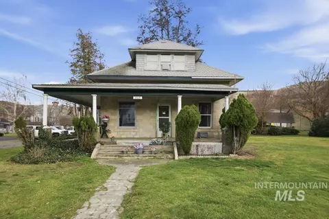 307 Cleveland St, Asotin, WA 99402