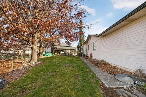 Exterior - 1015 S Main St, Star, ID 83669 photo 5 of 12