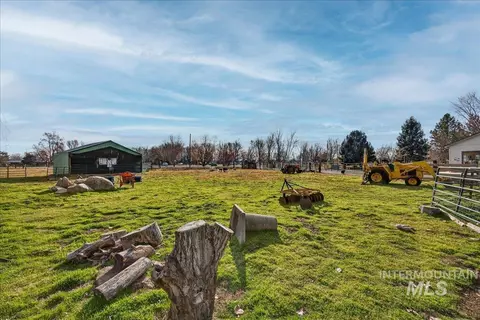 Exterior - 1015 S Main St, Star, ID 83669 photo 8 of 12