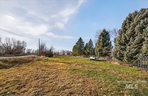 Exterior - 1015 S Main St, Star, ID 83669 photo 4 of 12