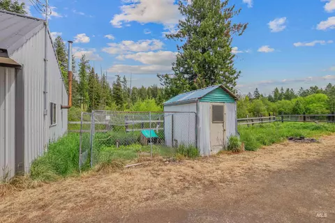 Exterior - 478 And 716 Three Bear Rd, Kendrick, ID 83537 photo 9 of 16