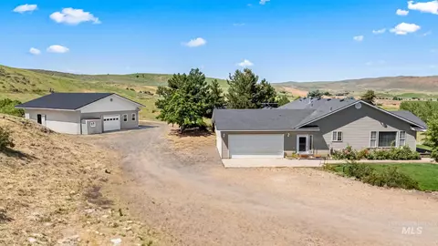 1715 Striker Ln, Weiser, ID 83672