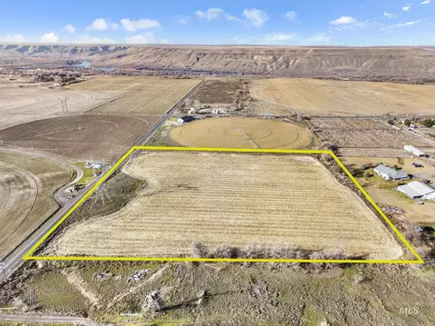 1062 E 2500 S, Hagerman, ID 83332