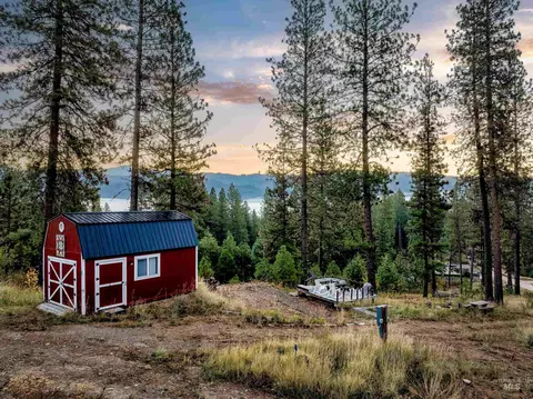 15 Killdeer Ct, Garden Valley, ID 83622