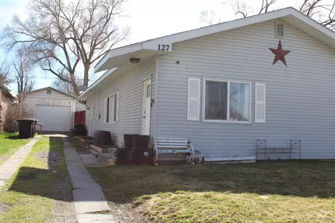127 E Garfield Ave, Glenns Ferry, ID 83623