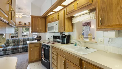 Kitchen - 514 E13 Sawyer St #E13, Cascade, ID 83611 photo 6 of 7