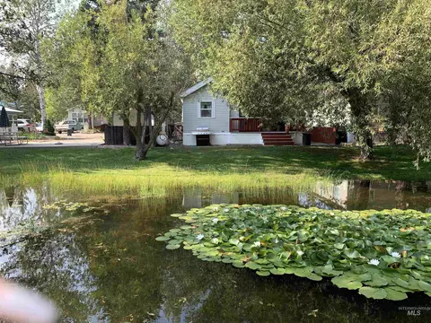 514 E13 Sawyer St #E13, Cascade, ID 83611